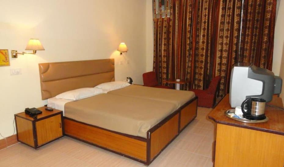 Hotel Mukund Madhav Royals Lucknow Exterior foto