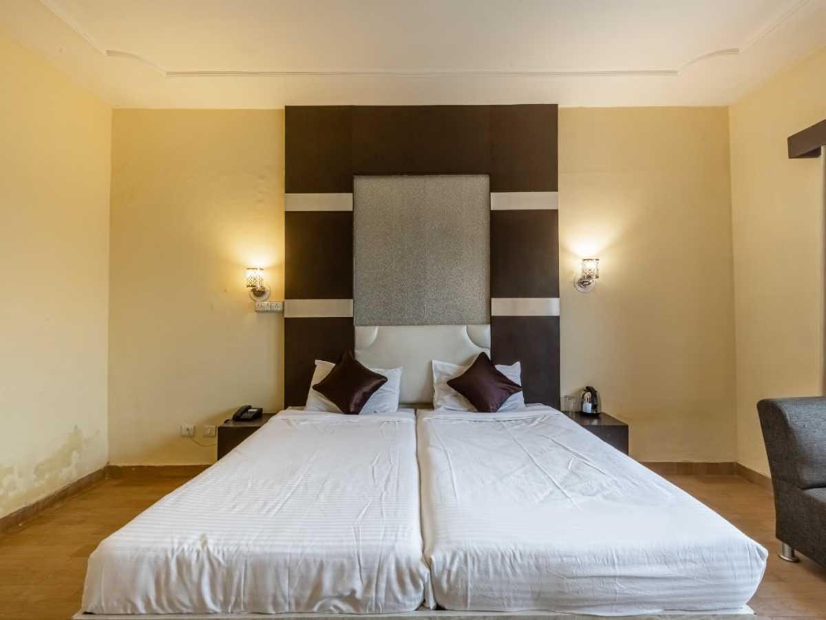 Hotel Mukund Madhav Royals Lucknow Exterior foto